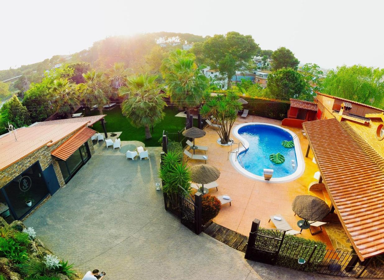 Caribbean Lodge